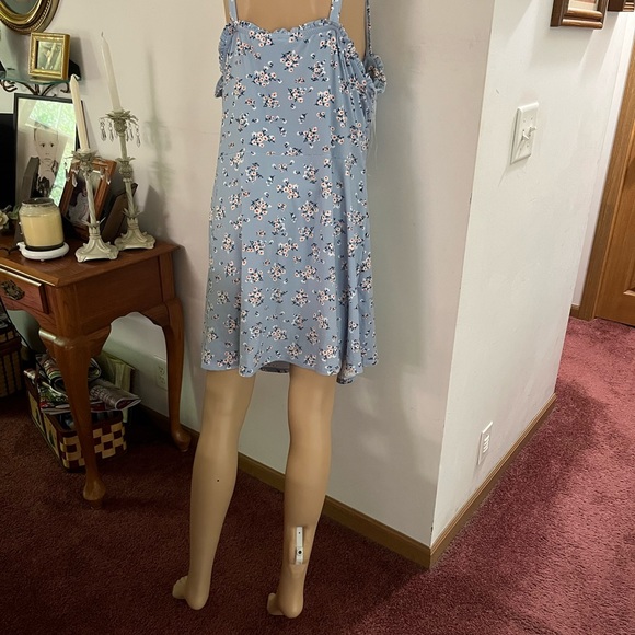 NWT this fits more like XL stretches - Picture 11 of 11